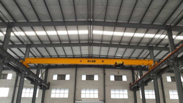 歐式起重機加入了防搖技術，運行穩定！